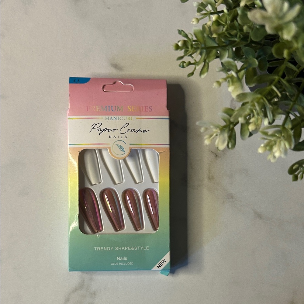Pink and White Manicure Set